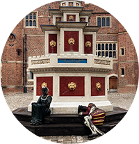 Hampton Court Palace fountain